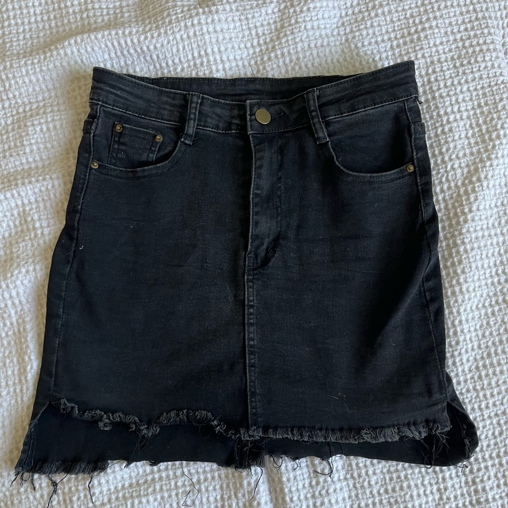 black mini skirt
